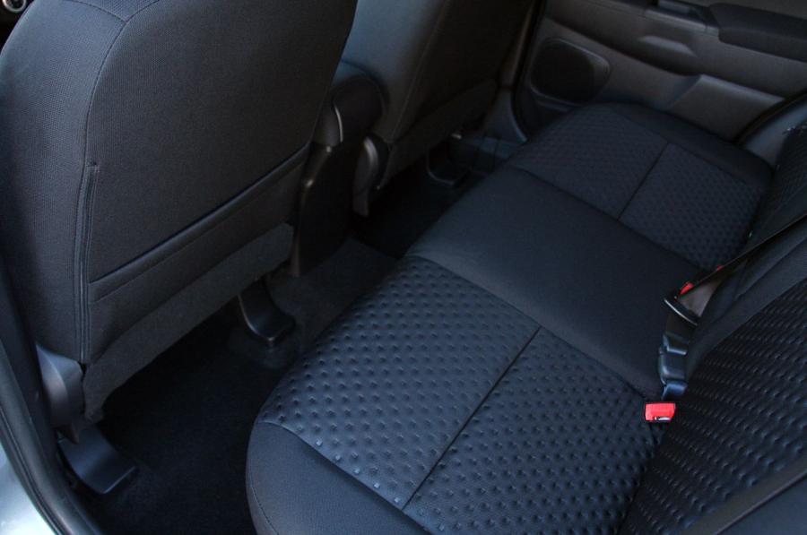  Mitsubishi Outlander Sport 2011 года  (фото 9 из 49)